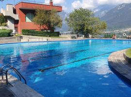 La bella vista sul lago di Como，位于瓦尔博若纳的低价酒店