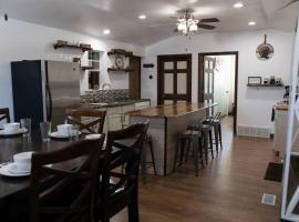 Rustic 2 bedroom Cabin 20 mins from Calamus Res.