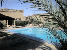 莱波特斯沙漠酒店，位于梅尔祖卡的酒店