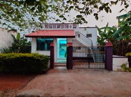 Yelagiri RAM Cottage @Home with kitchenette full，位于耶拉吉里的酒店