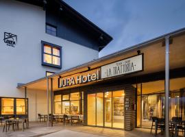 菊法维普塔尔酒店，位于施泰纳赫布伦纳贝尔格恩堡滑雪缆车附近的酒店