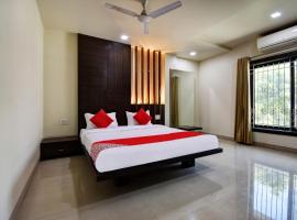 OYO 42018 Sweet Home Residency，位于Jālgaon的酒店
