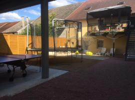 Gîte Les Deux Lacs RDC，位于Blye的酒店
