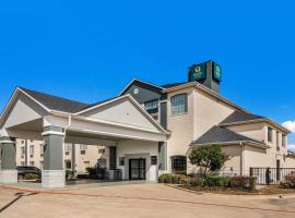 Quality Inn & Suites，位于沃思堡Fossil Creek的酒店