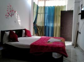 Hotel O Triple Star Hotel，位于Palwal的酒店