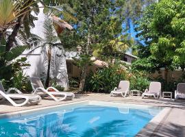 Lush Garden Villa with private pool，位于特鲁欧克比赫斯的度假短租房