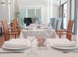 Akrogiali Exclusive Hotel (Adults Only)，位于波利克罗诺的酒店