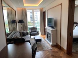 Porto Montenegro Luxury 1 Bedroom Apartment，位于蒂瓦特Luka Tivat附近的酒店