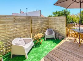 Casa Amarela-Tiny House with fantastic view-pool and close to the beaches