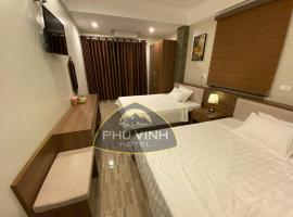 Phú Vinh Hotel，位于格卢市社荣市机场 - VII附近的酒店