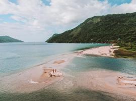 Cabana do Tarzan na Praia de Parati Mirim，位于帕拉蒂的酒店