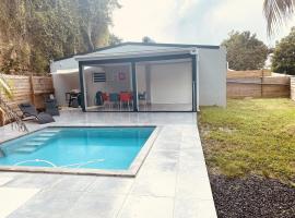Villa élégante Les Abymes, piscine，位于Baimbridge的酒店