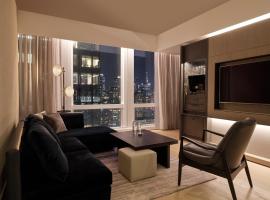 Equinox Hotel Hudson Yards New York City，位于纽约贾维茨会展中心附近的酒店