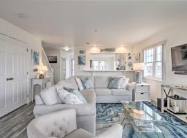 Ocean View Resort Condo with Pool Access and Bay Views，位于欧申维尤的酒店