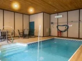 The Ponderosa - w Private Hot Tub Indoor Pool