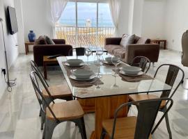 Puerto Banus Duplex Centric WaterFront 3 Bedroom，位于马贝拉Puerto Banus Marina附近的酒店