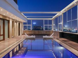 Golden Tulip City Centre Gurgaon，位于古尔冈的酒店