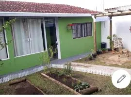 Edícula - Casa de hospedes - em Cananeia SP com ar condicionado
