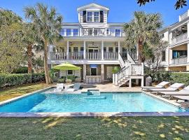 Luxury Modern Home- Steps 2 Beach, Private Pool/Bar, Sleeps 16, 7 BD-5.5 BR- 'The Lucky Penny'，位于棕榈岛的家庭/亲子酒店