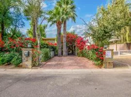 Desert Rose Villas - Spotless Three Bedroom Villa in the Heart of Scottsdale