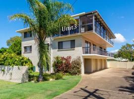 Spacious Unit overlooking Moreton Bay - Boyd St, Woorim，位于Woorim的酒店