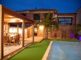 TOLEDO ENCANTADO Piscina y BBQ privada 2,5 km de Puy du Foy，位于Argés的酒店