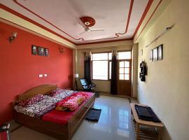 Hotel Parv，位于Kot Khāi的酒店
