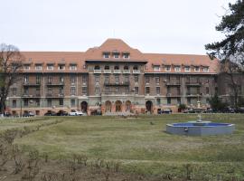 池岸肤酒店，位于布加勒斯特Kiseleff的酒店