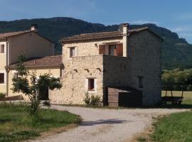 maisonnette le cabanon，位于Sainte-Jalle的酒店