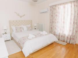 Best House, Psila Alonia Square Luxury, Patra，位于帕特雷的酒店
