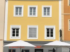 Pension Sunnseitn - Gasthof - Café - Weinkeller，位于Haslach an der Mühl的酒店