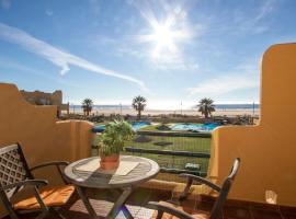 Los Lances Playa en primera linea，位于塔里法的酒店