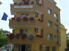 Семеен Hotel Palitra