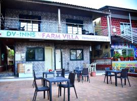 DV INNS FARMVILLA - Besides Strawberry Farms，位于马哈巴莱斯赫瓦尔亚瑟王座附近的酒店