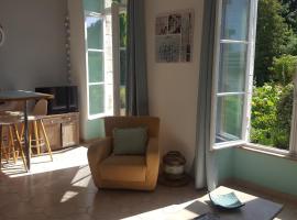 Appartement dans maison de charme Doullens，位于Doullens的酒店