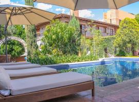 Gamma Morelia Vista Bella，位于莫雷利亚的带泳池的酒店