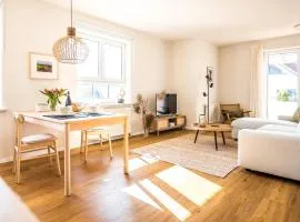 Wunderschöne Ferienwohnung mit Feldblick und Balkon, mit kostenlosem Wlan und Strandfahrrad, Haustiere erlaubt