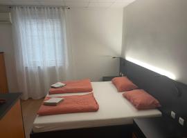 Room AA，位于DravogradOtiški vrh附近的酒店