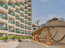 Copacabana Beach Hotel Acapulco，位于阿卡普尔科的带泳池的酒店