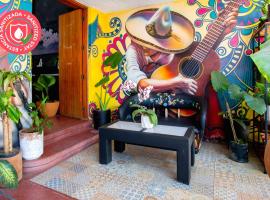 Hostal La Paz & Love Guadalajara，位于瓜达拉哈拉的住宿加早餐旅馆