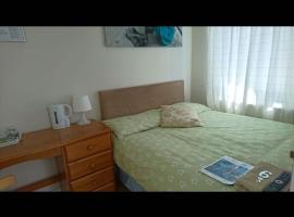 Room in Guest room - Double Room private shower room deg-yr，位于海斯的旅馆