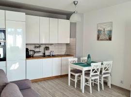 Apartament z garażem w Kołobrzegu，位于科沃布热格Kołobrzeg Lighthouse附近的酒店