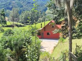 Recanto dos Sabiás - Chalés São Bonifácio SC，位于圣博尼法西乌的酒店