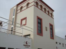Hostal Monteluna，位于Rociana的酒店