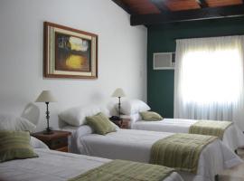 Hotel Los Arcos，位于Perico的酒店