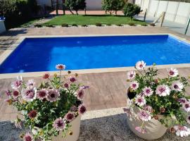 Casa acogedora Mar de Albariño con Piscina，位于坎巴多斯的酒店