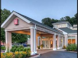 Hilton Garden Inn Norwalk，位于诺沃克的酒店