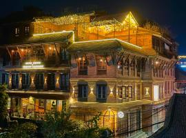 Hotel Empire & Rooftop Restaurant，位于巴克塔普尔的酒店