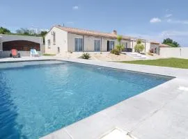 Amazing Home In Sernhac