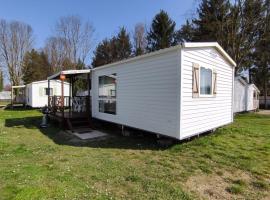 Mobil-Home Cosy 5 personnes camping le Ried - Europapark，位于Boofzheim的酒店